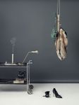 Die ausgefallene Design Garderobe COPENHANGER von We Do Wood lässt sich vielseitig verwenden. ausgefallene Garderobe aus Holz in Eiche weiß lasiert - COPENHANGER von WeDoWood