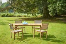 Moderner Gartentisch LUNA mit dem Gartenstuhl KATE von Traditional Teak moderner Gartentisch aus Teakholz LUNA mit KATE Gartenstuhl von Traditional Teak