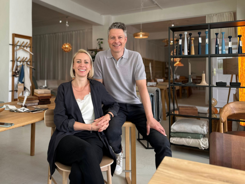 Franziska und Stefan Weiland und das Team von HolzDesignPur heißen Sie vor Ort herzlich willkommen
