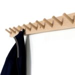 WANDLEISTE von Raumgestalt - Hakenleiste aus Holz in Eiche