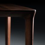 Artisan - TARA TABLE ausziehbarer Massivholztisch in Walnuss