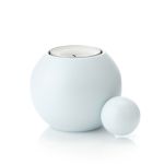 Moderner Teelichthalter ROUND N ROUND aus babyblau lackiertem Buchenholz von applicata Runder Teelichthalter aus Holz in babyblau von applicata - ROUND N ROUND