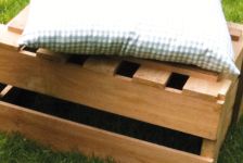 WINE von Jan Kurtz kann auch als Hocker oder Beistelltisch genutzt werden