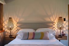 Ausgefallene Designer Nachttischlampe aus Bambus - KOURA von David Trubridge