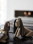 Die Holzfiguren MY DOG von Andersen Furniture können als charmante Deko in den verschiedenen Größen kombiniert werden und erweisen sich als echter Blickfang Hund aus Holz - MY DOG von Andersen Furniture