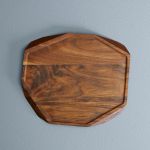 Schneidebretter mit und ohne Saftrille aus Nussbaumholz von Noyer  Schneidebrett aus Walnuss mit Saftrille von Noyer