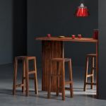 vitamin design TANTUM - Barhocker aus Holz in amerikanischer Nussbaum