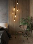 Auch als Cluster verbreitet die Pendelleuchte BRIGHT SPROUT von Nordic Tales angenehmes, ruhiges Licht für jedes Zimmer. Nordic Tales Bright Sprout Pendelleuchte aus Holz als Cluster