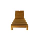 Verstellbare Gartenliege aus Holz hochgeklappt KORFU von Jan Kurtz