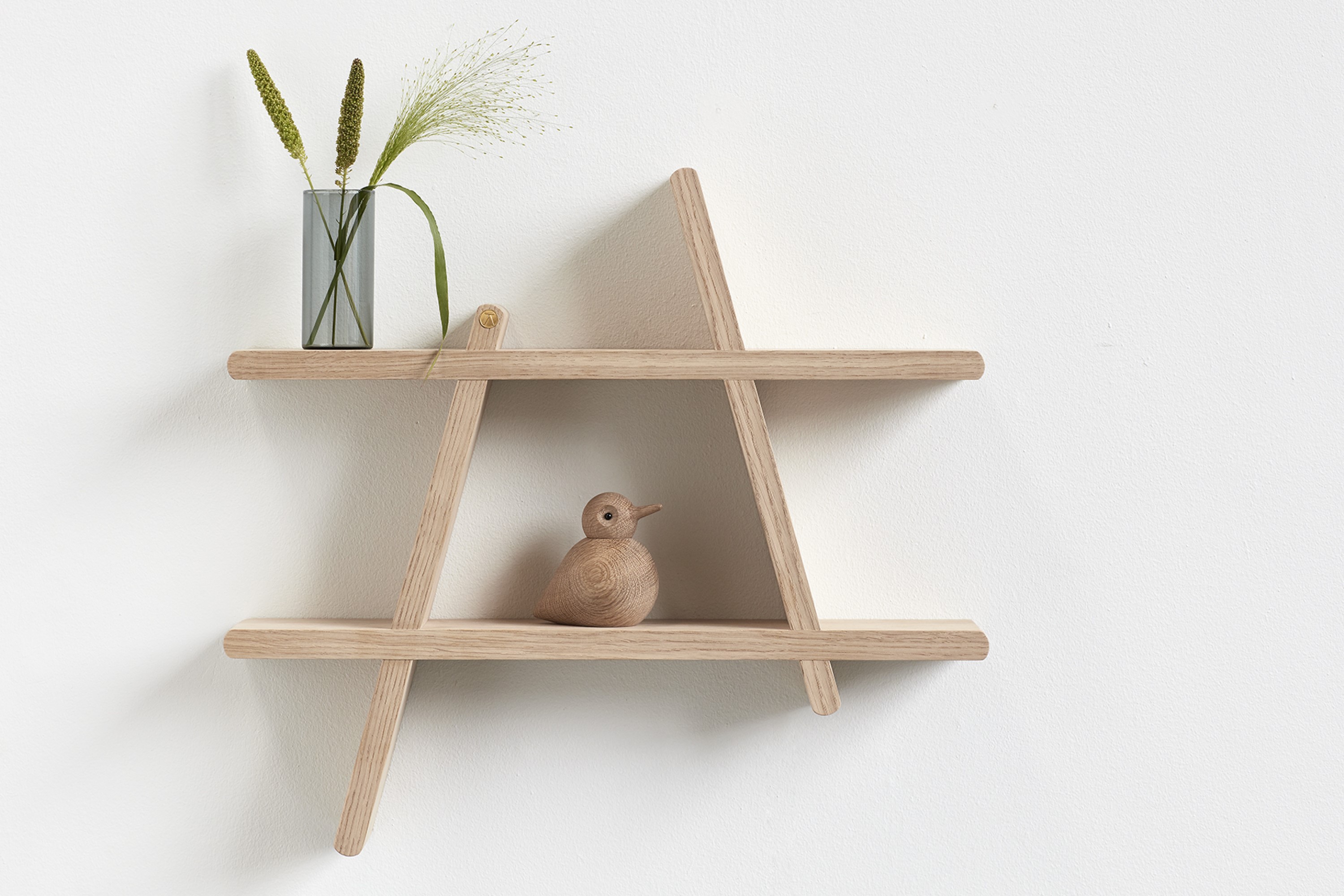 Wandregal aus Holz in Eiche A-SHELF von Andersen Furniture | HolzDesignPur