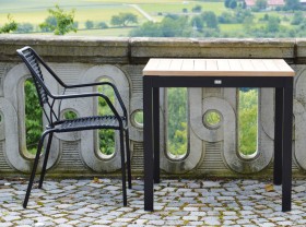 Stilvolle Gartentische aus Holz I HolzDesignPur