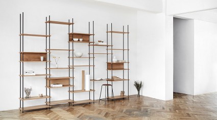Regalwand SHELVING SYSTEM aus Holz von Moebe | HolzDesignPur