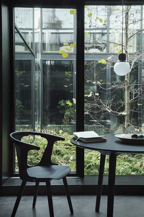 Massivholztisch IN BETWEEN von &tradition I HolzDesignPur